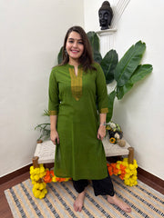 Parrot green Narayanpeth border kurti