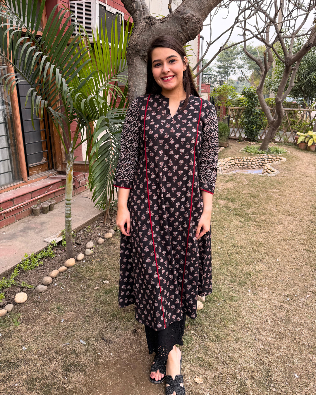 Black small lotus aline kurta with contarst sleeve