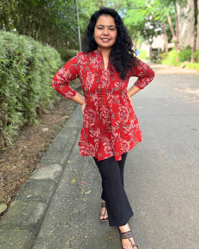 Big flower pintucks top