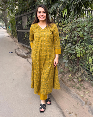 Mustard geometric Aline coord set