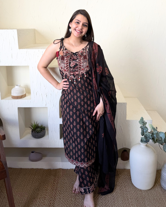 Black kodhi suit set