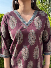 Wine kashish V neck kurta