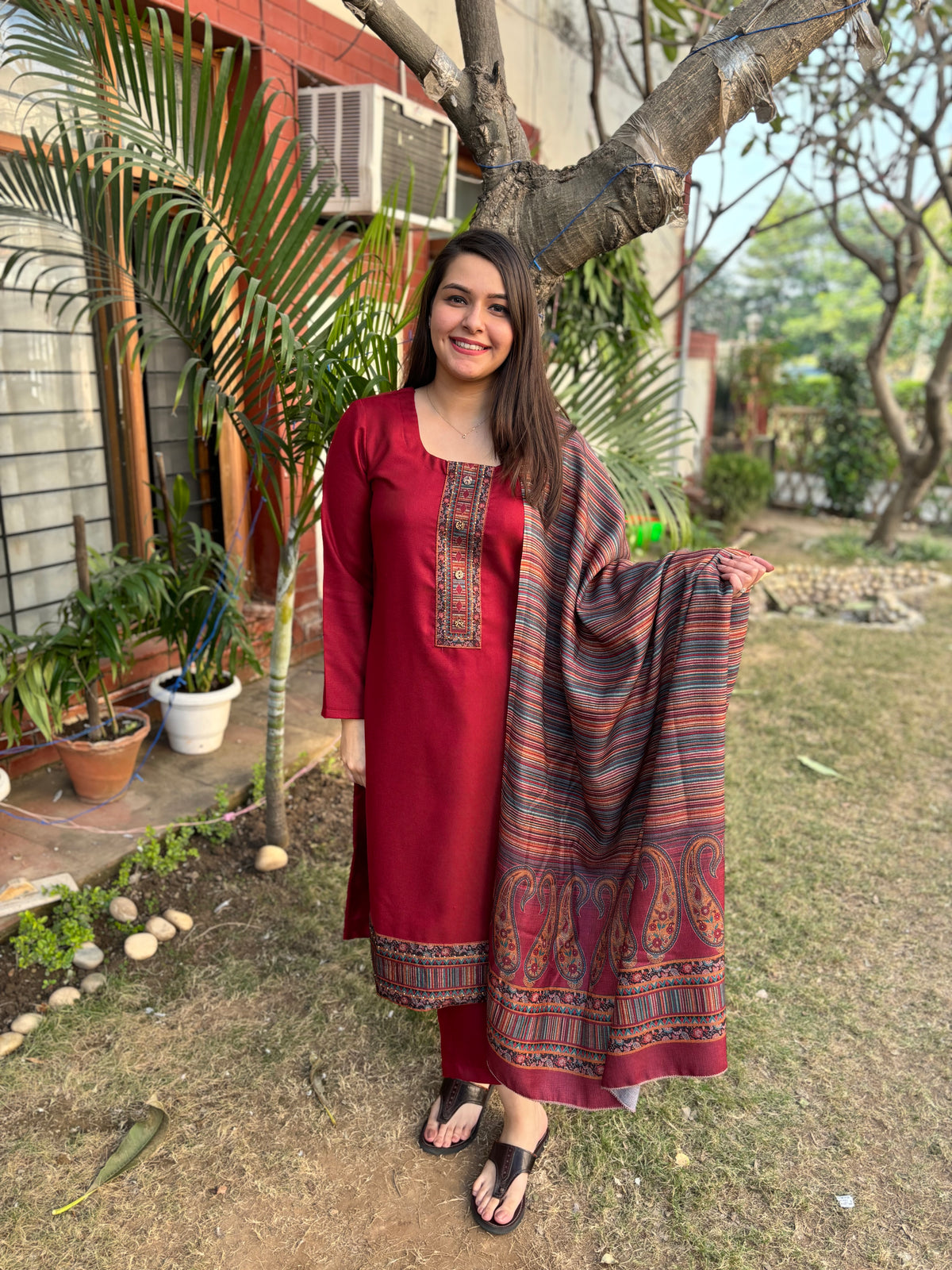 Maroon solid Woollen full suit set