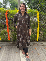 Brown Buta A-line Kurta With Pocket by Sanskritam
