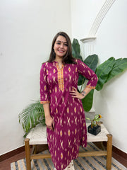 Gulabi ikkat  ban neck kurta