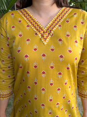 Yellow small Rose v neck kurta