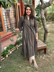 Brown bindi A-line kurta with pocket