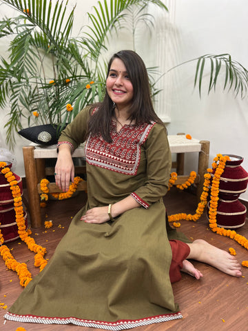 Mehendi embroidered yoke Long kurta