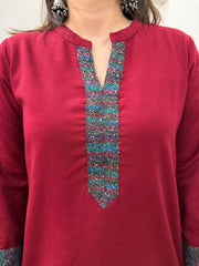 Maroon solid kurta with border
