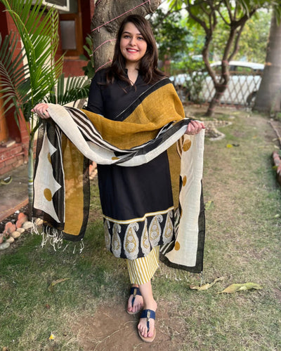 Black Big border Kurta with Linen Duppata