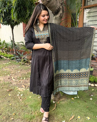Black solid Digital printed yoke suit set