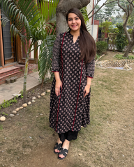Black small lotus aline kurta with contarst sleeve