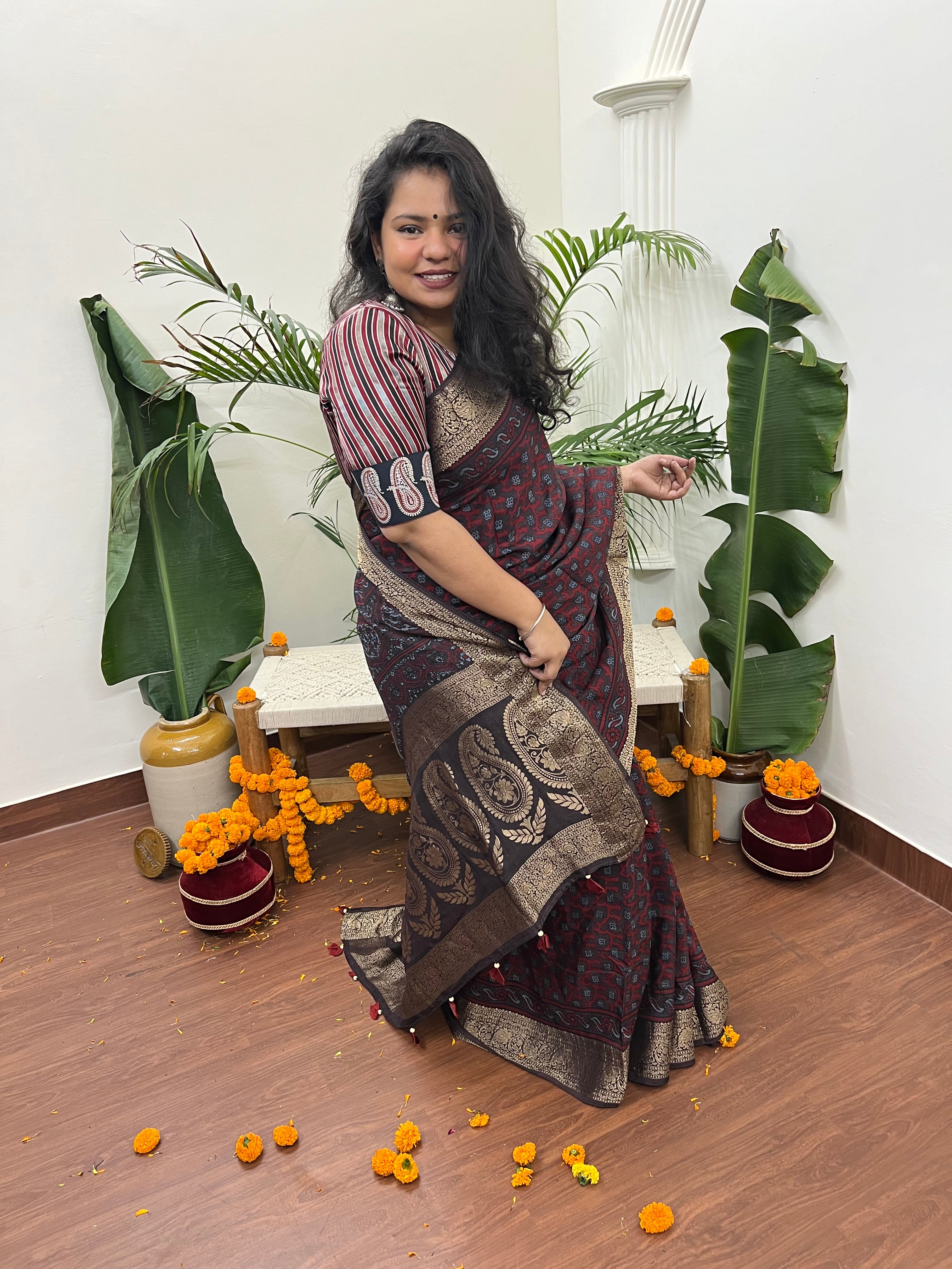 Grey Maroon dola silk saree with nakshi zari work - MYSANSKRITAM