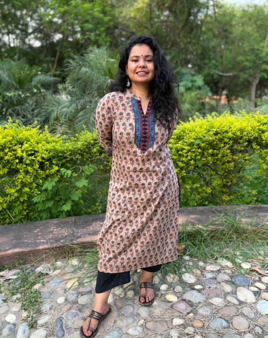 Beige Buta kurta with Ajrakh border