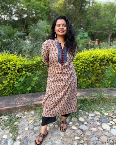 Beige Buta kurta with Ajrakh border
