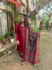 Maroon solid Woollen full suit set