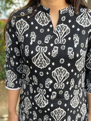 Black Kantha ikkat print kurta