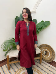 Maroon solid kurta with border