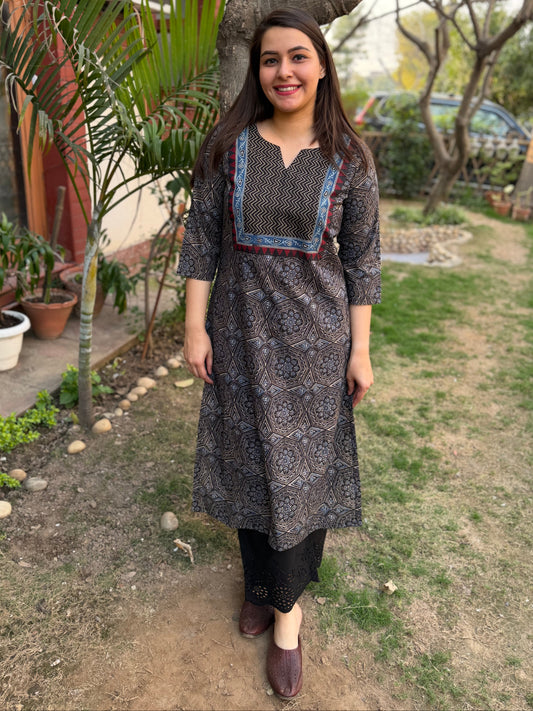 Black geometric Kurta with yoke