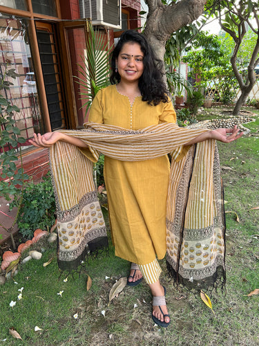 Mustard Solid suit set with kota Doria duppata