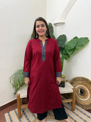 Maroon solid kurta with border