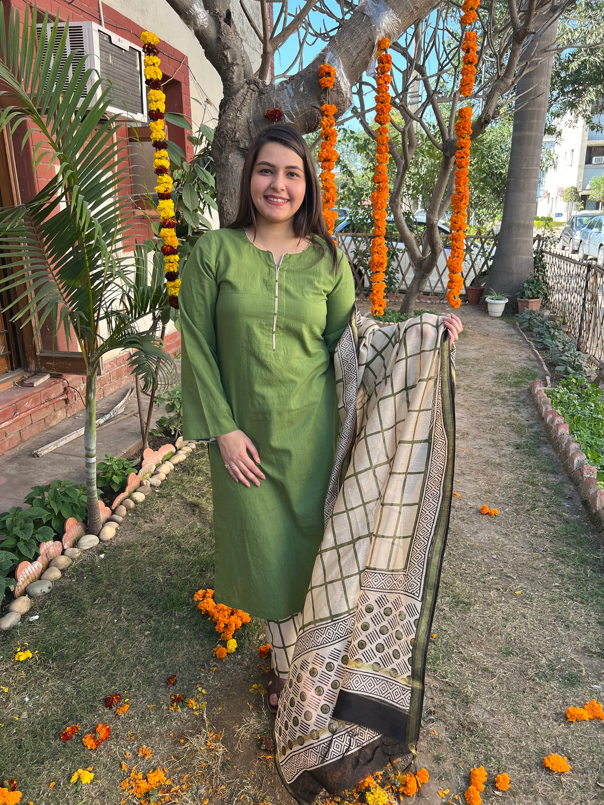 Mehendi green solid kurta only