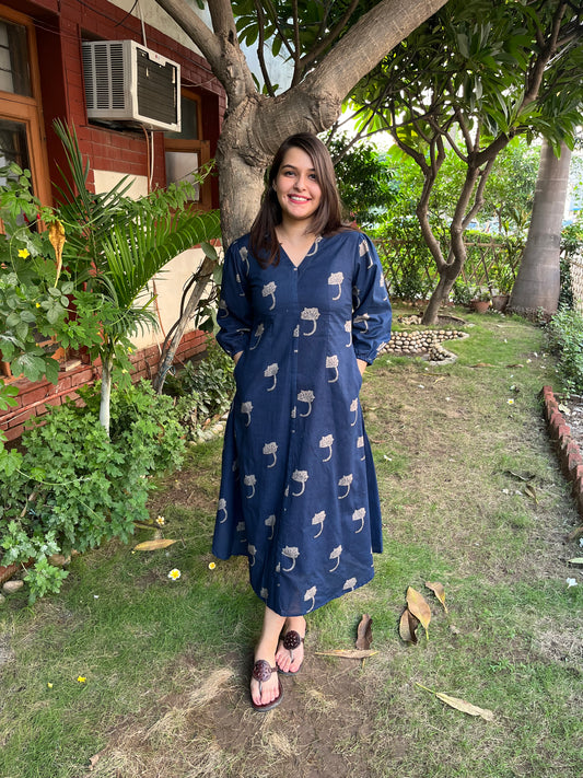 Indigo flower dress with pockets