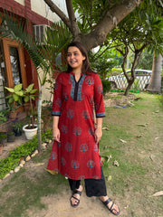 Maroon peacock ban neck kurta