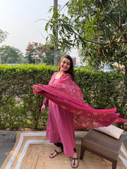 Pink A-line chudi sleeve kurta duppata set