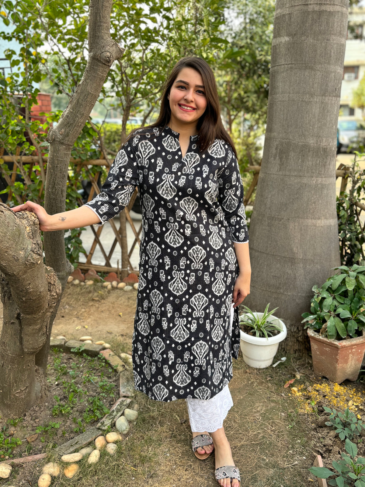 Black Kantha ikkat print kurta