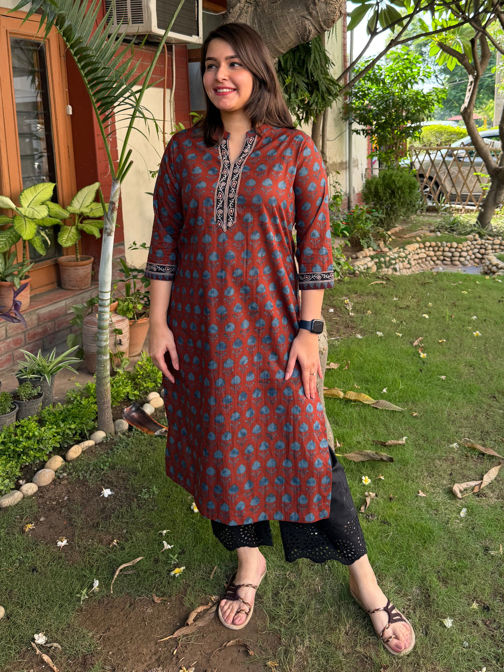 Maroon Blue Buti Ban-Neck Kurta by Sanskritam