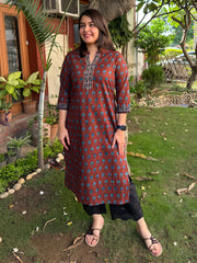 Maroon Blue Buti Ban-Neck Kurta by Sanskritam