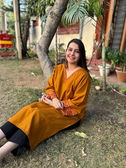Mustard Kullu patti pocket phiran (loose fitting)