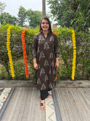 Brown Buta A-line Kurta With Pocket