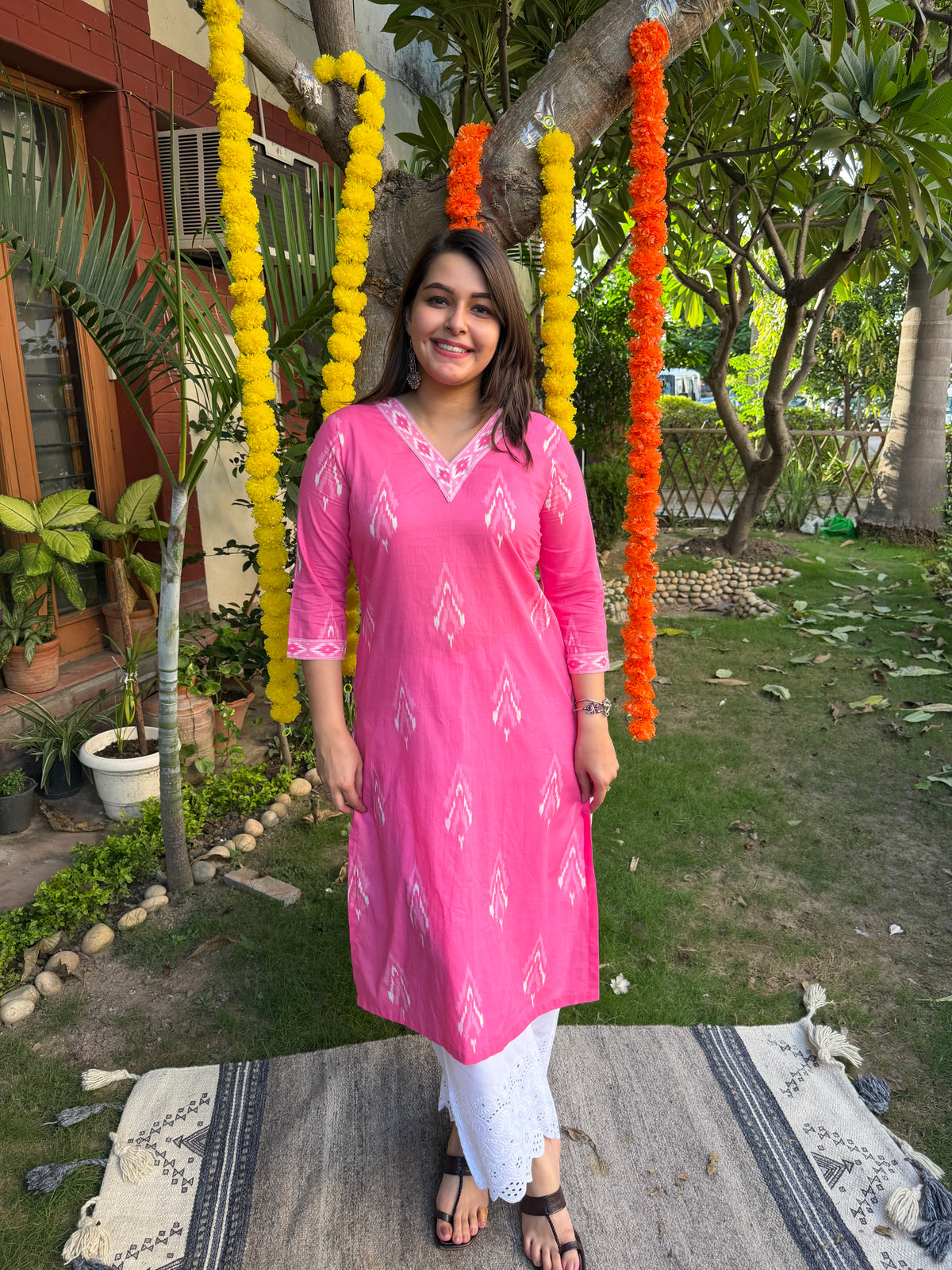 Pink ikkat print V neck kurta