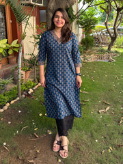 Dark Blue Buti V-neck Kurta by MySanskritam