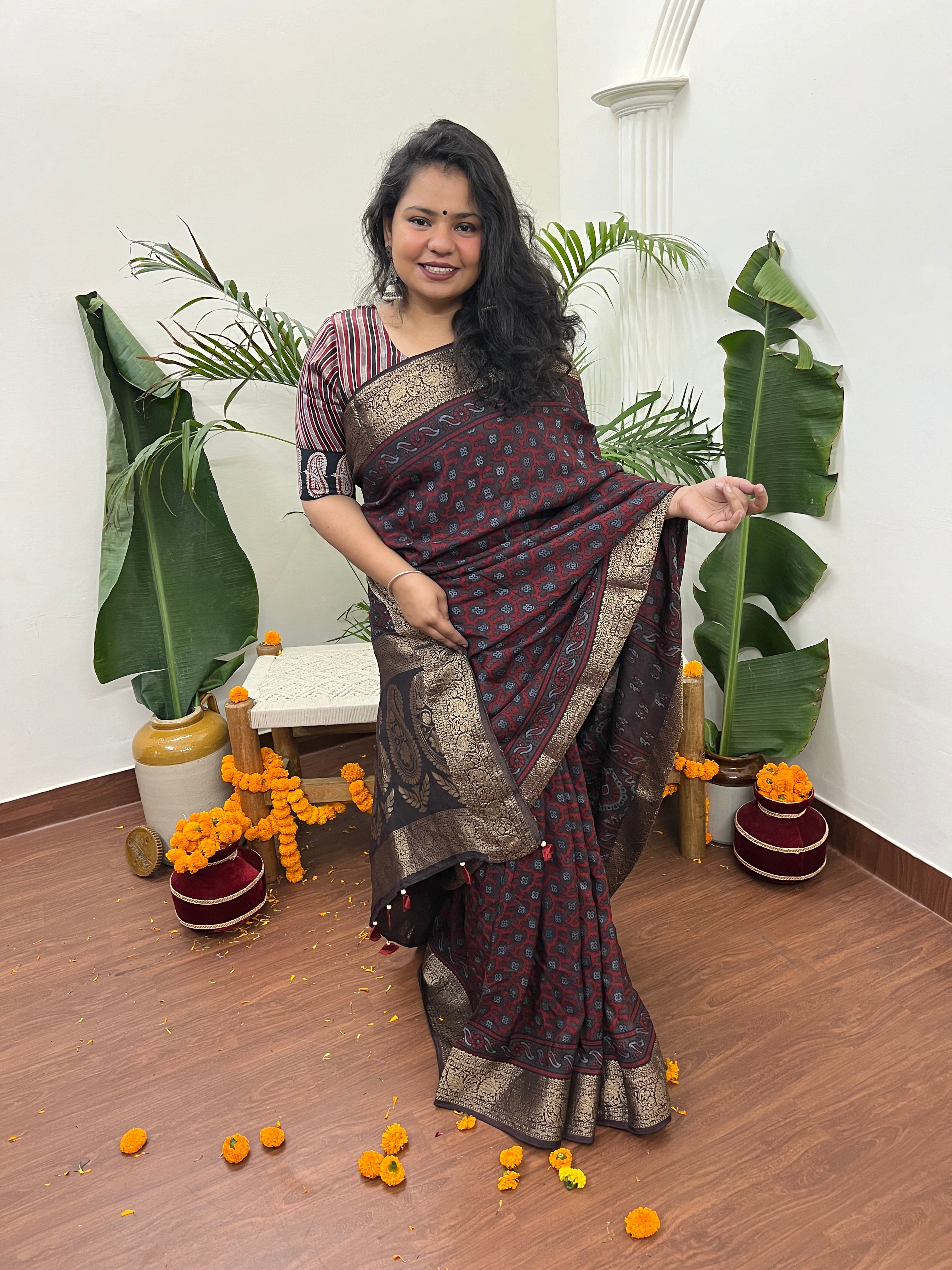 Grey Maroon dola silk saree with nakshi zari work - MYSANSKRITAM