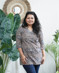 Beige zig zag print kurti