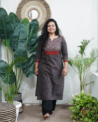 Black choti buti yoke kurta