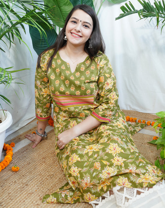 Green Sanganeri yoke kurta