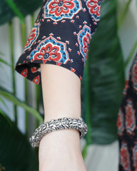 Black Yoke Sanganeri Kurta