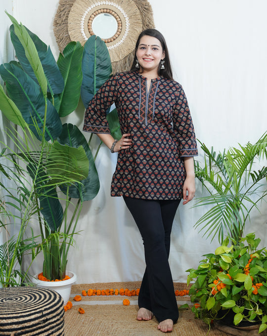 Black flower border kurti