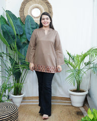 Brown kullu border woollen short kurti