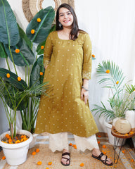 Mehendi bindi Aline kurta