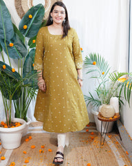 Mehendi bindi Aline kurta