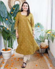 Mehendi bindi Aline kurta