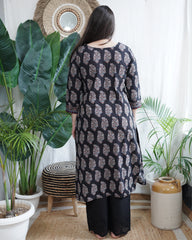 Black Yoke kurta with border