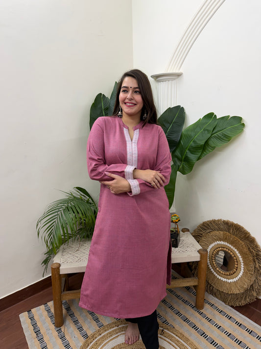Pink woollen kurta with border