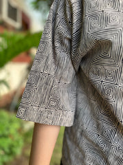 Beige black geometric top - MYSANSKRITAM