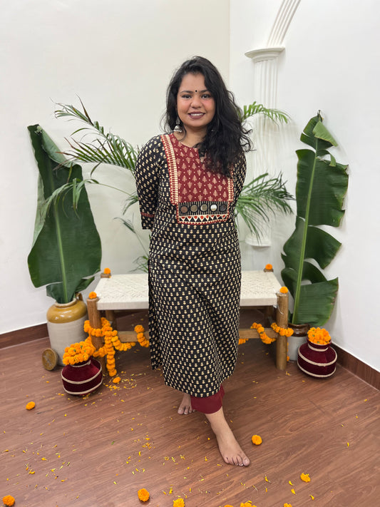 Small buti kurta with embroidered yoke - MYSANSKRITAM